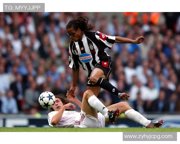 足球明星背影头像展示个性魅力与运动精神的完美结合 足球明星背影头像展示个性魅力与运动精神的完美结合