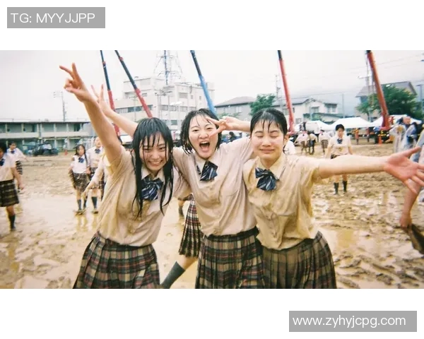 追逐梦想的年轻选手在试镜中表达了成为足球明星的坚定决心与热情 追逐梦想的年轻选手在试镜中表达了成为足球明星的坚定决心与热情